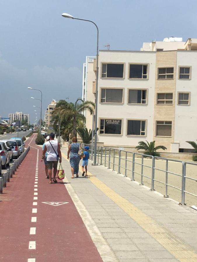 Larnaca Beach Apartment 1A Kültér fotó